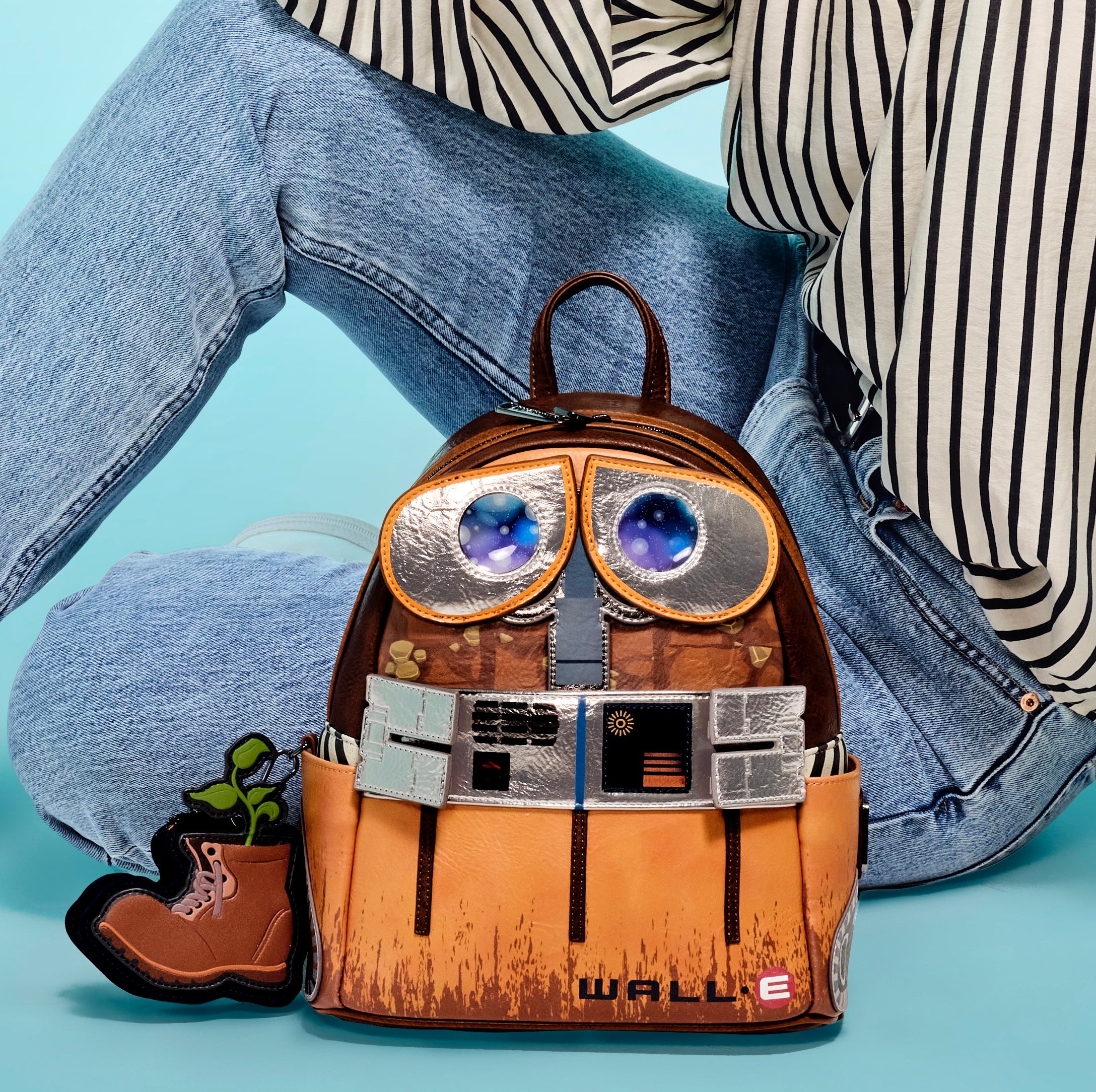 loungefly Pixar WALL-E リュック ウォーリー Loungefly Disney Pixar WALL-E Figural Mini Backpack