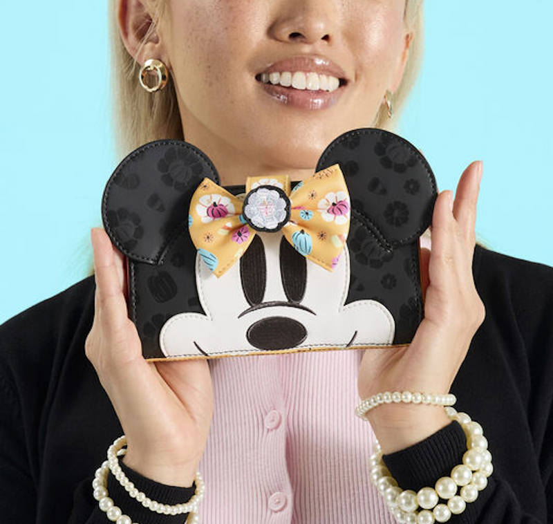 Load image into Gallery viewer, Loungefly Disney Minnie Mouse Wallet - PRE ORDER - LF Lovers
